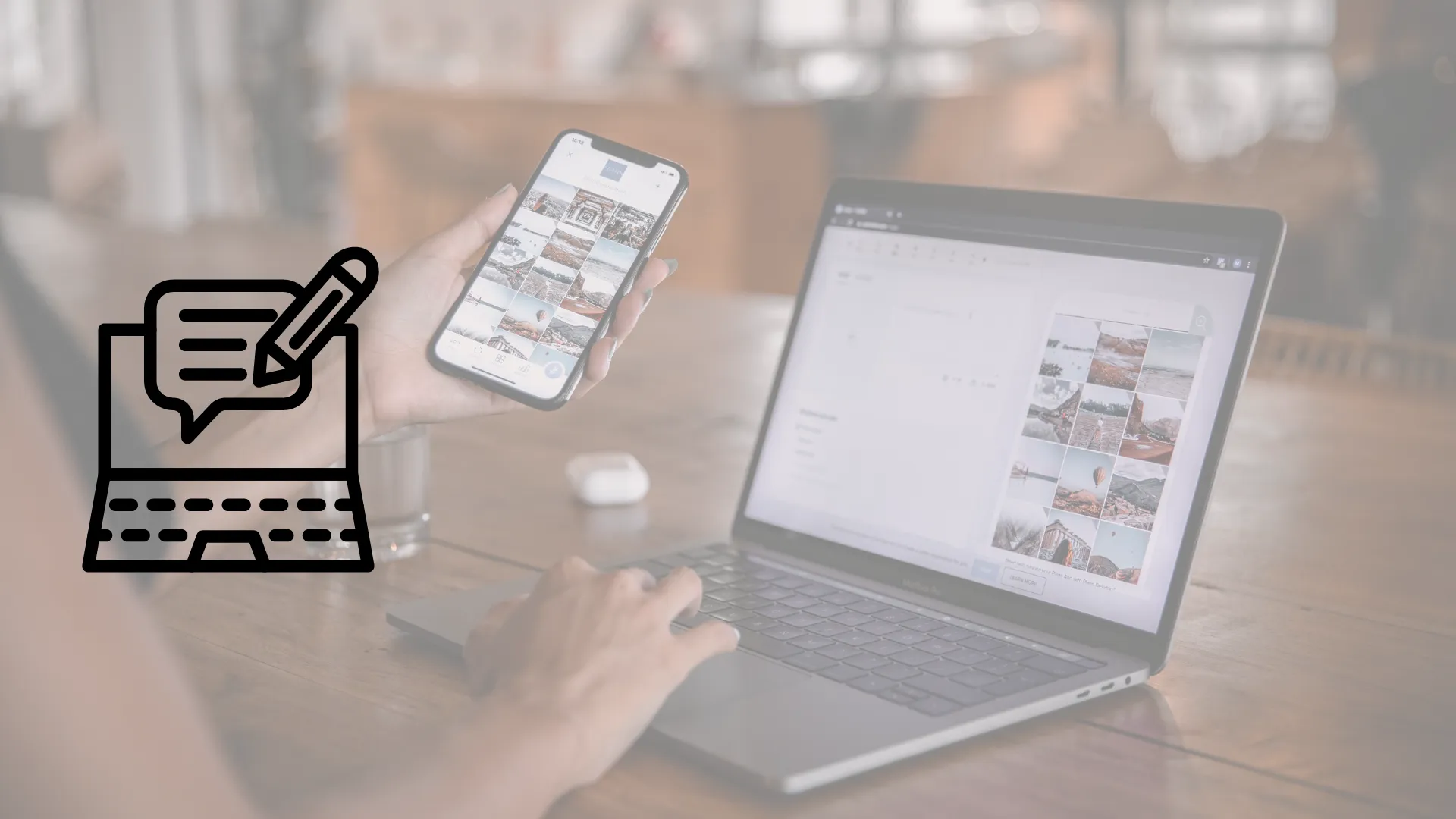 Hombre utilizando laptop y smartphone viendo blog en Internet