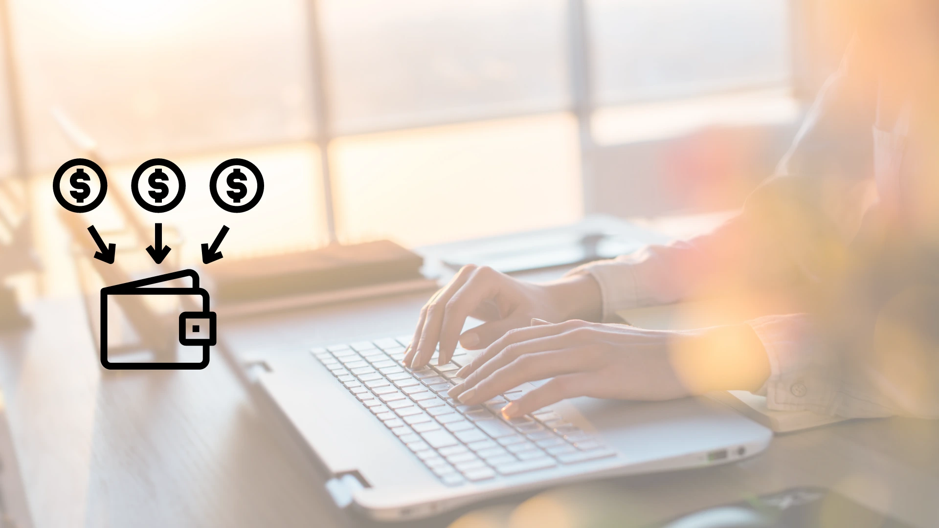 Mujer trabajando en oficina en latop en un escritorio de oficina