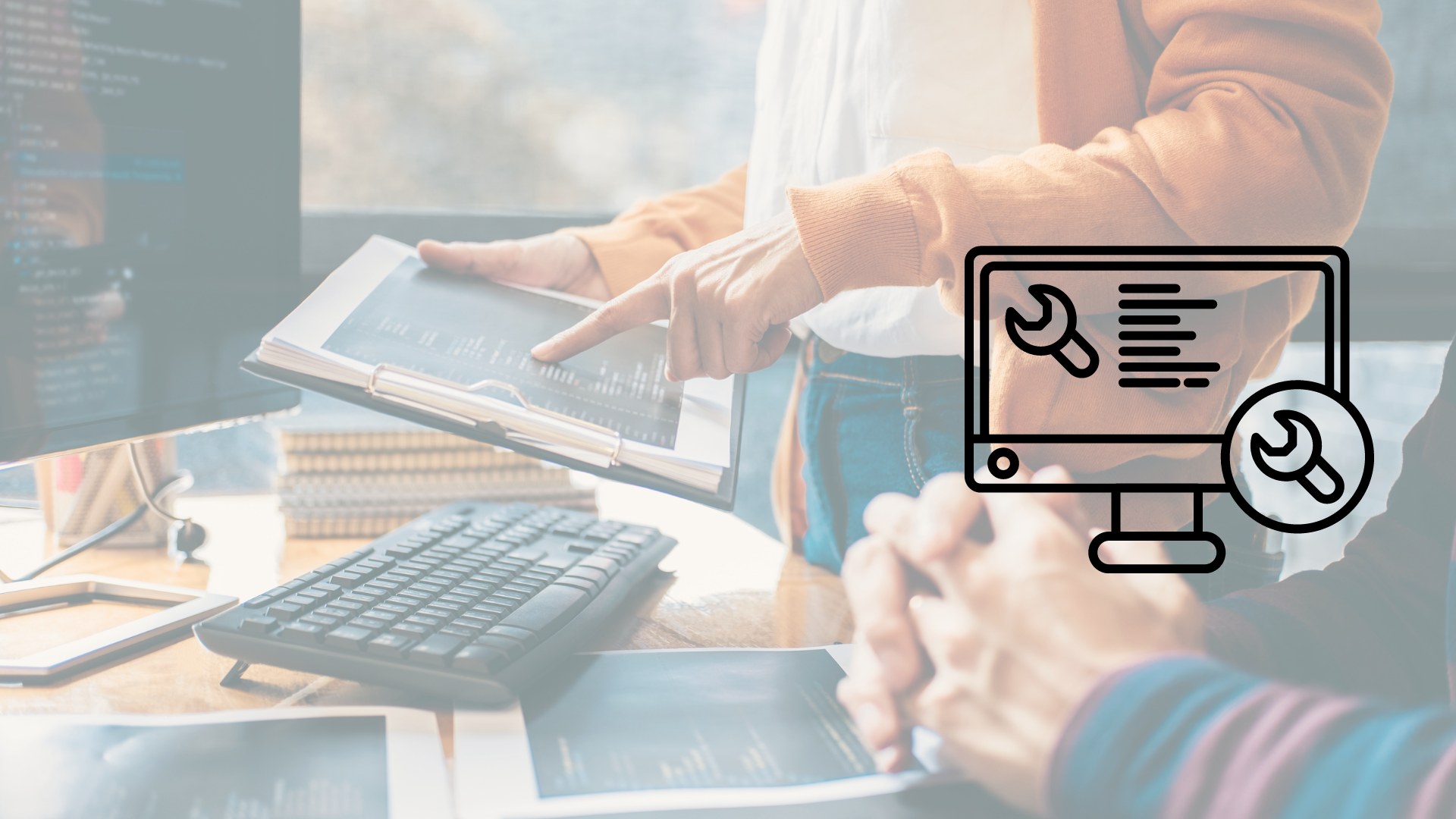 hombres-usando-computadoras