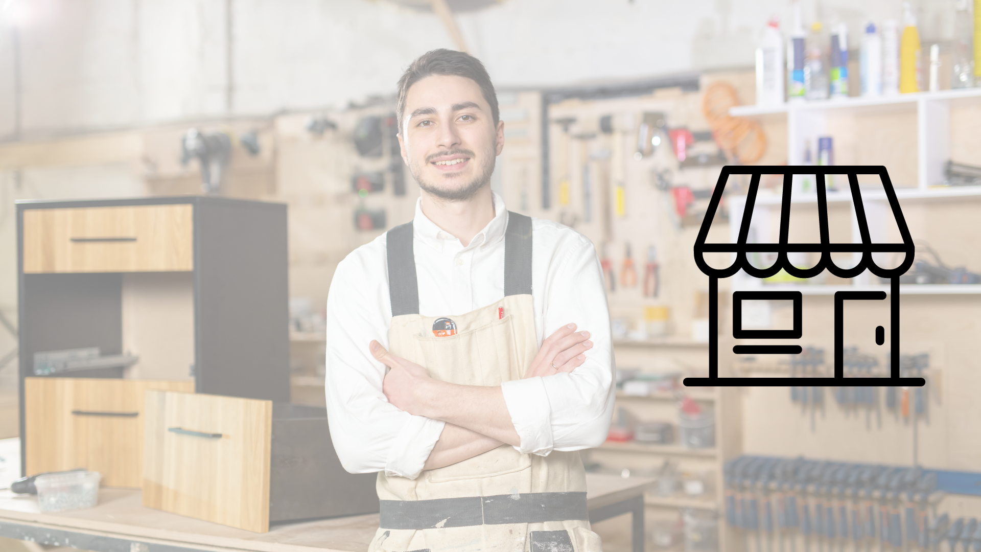 Hombre carpintero en carpinteria con mirada orgullosa